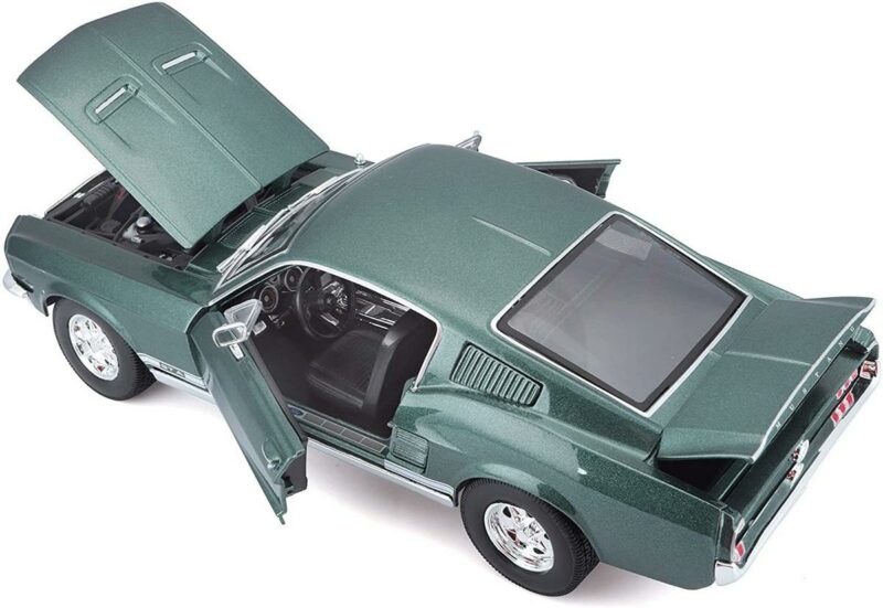 Maisto 1:18 1967 Ford Mustang GTA Fastback Special Edition